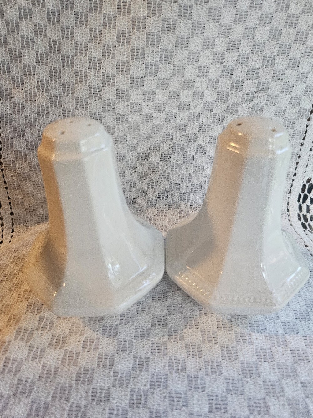 Johnson Brothers Heritage Ironstone Salt & Pepper Shakers